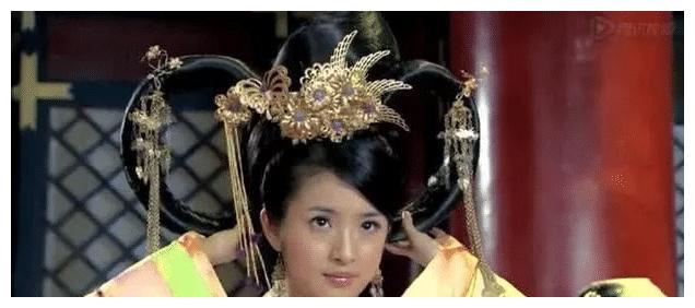 细数古装奇葩造型：缝纫机、米老鼠、易拉罐，看到杨蓉的没忍住