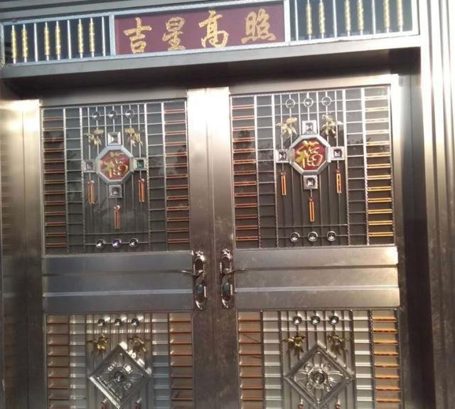 不锈钢防盗门你家买对了吗?3个选购要点,不仅要美观还要安全