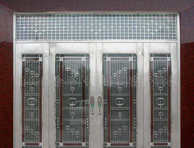 不锈钢防盗门你家买对了吗?3个选购要点,不仅要美观还要安全