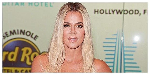 科勒·卡戴珊在万圣节把自己的报备装扮成了可爱的小蜜蜂！