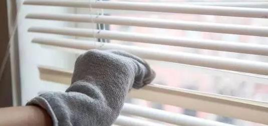 旧袜子这样一改造，你想不到有这么强的清洁能力