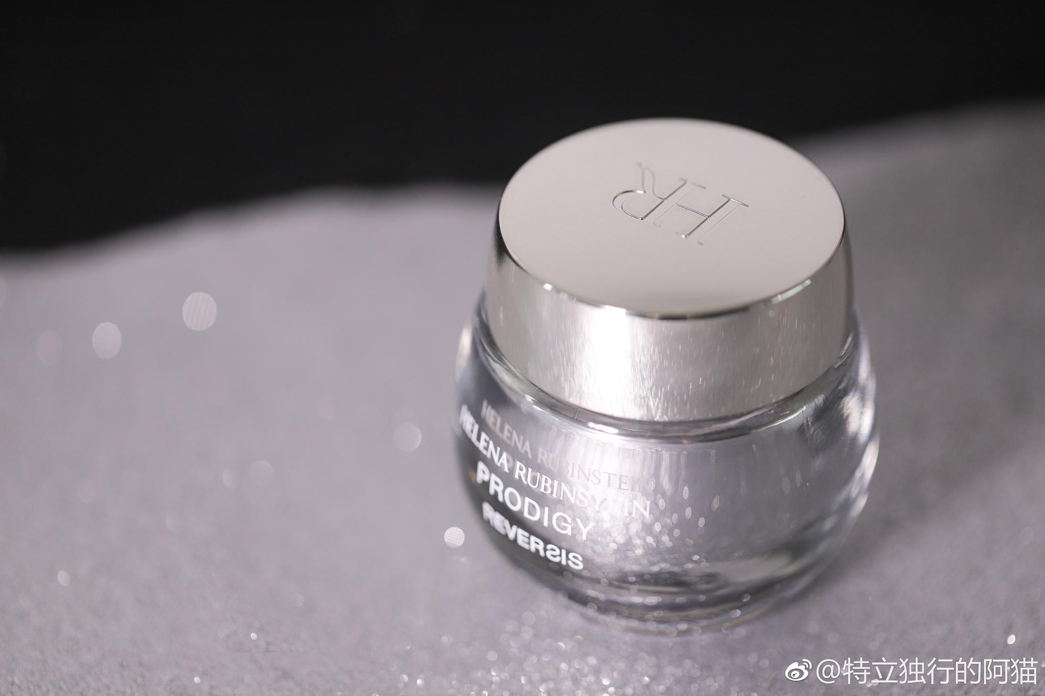 开始用这个眼霜辽，不太理解HR粑粑为啥这么喜欢这样包装