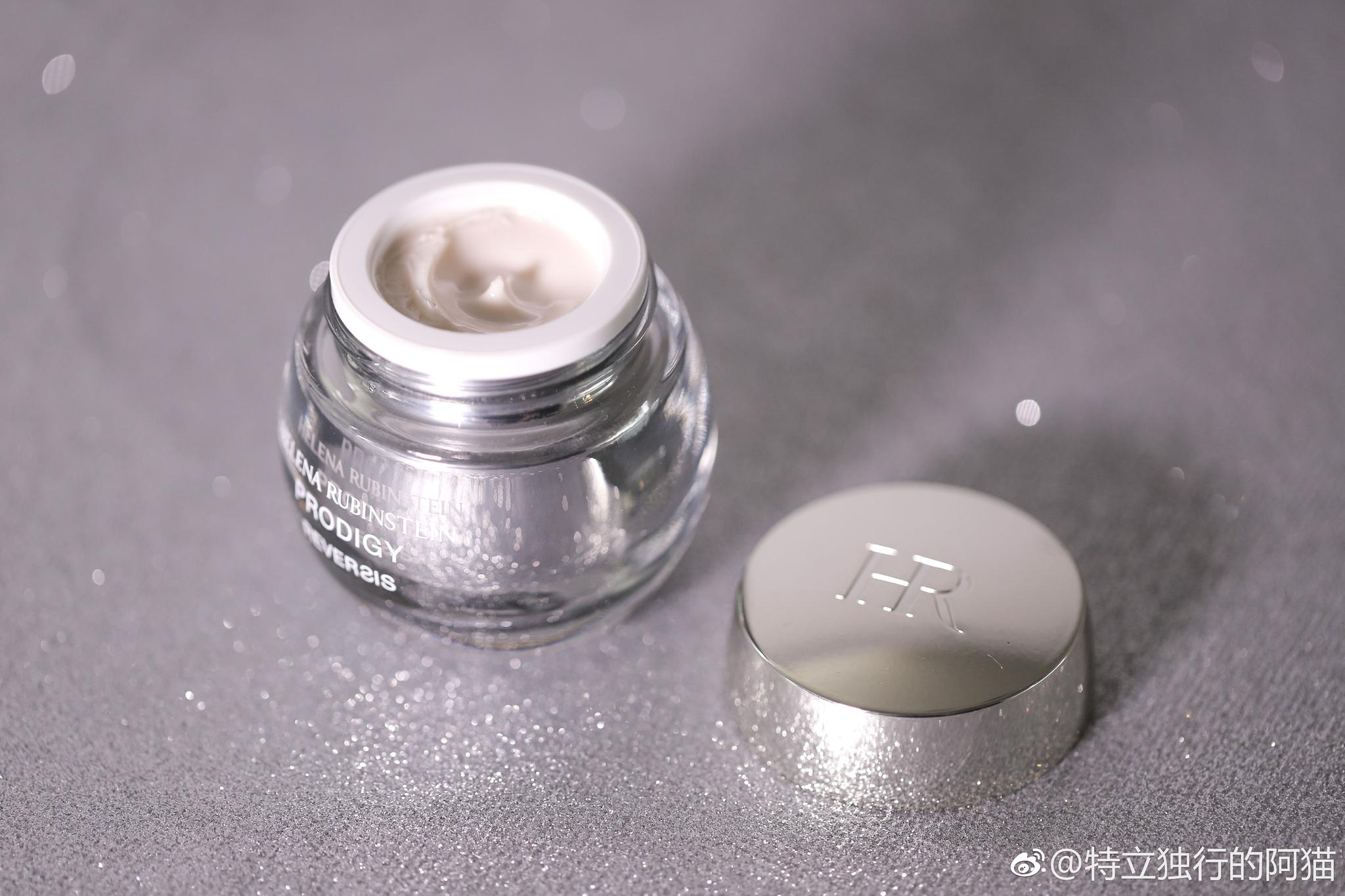 开始用这个眼霜辽，不太理解HR粑粑为啥这么喜欢这样包装
