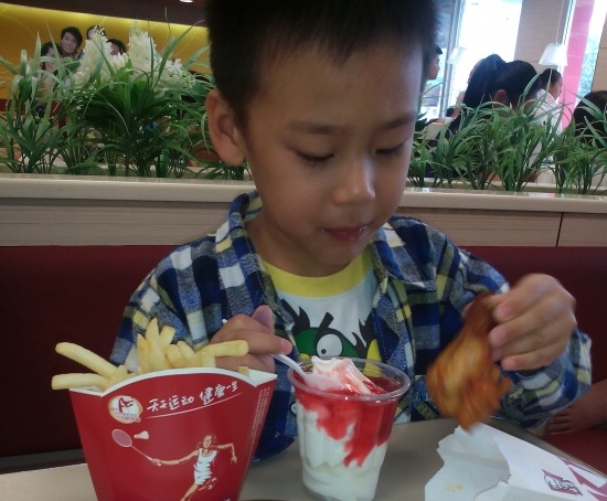 5岁娃饮食丰富，身高却不长，医生：这些身高克星食物别给娃吃！