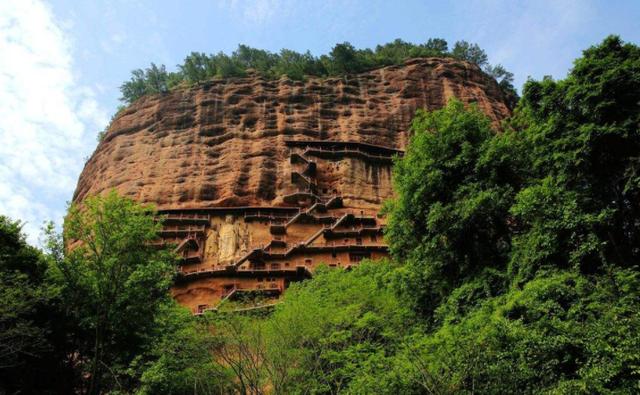 这座石窟存221座洞窟、10632身泥塑石雕,是东方雕塑艺术陈列馆!