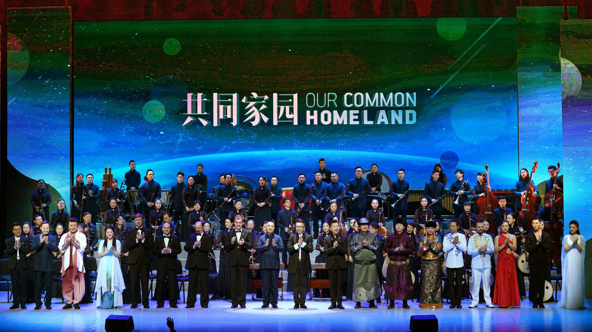 征服“世界上最难打的手鼓”，这台演出集齐67种中外民族乐器