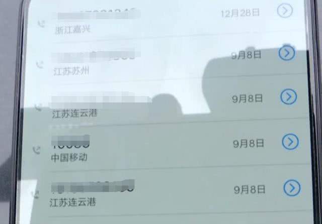 女子花2300网购新手机，收到发现是二手，女子：要求退一赔三