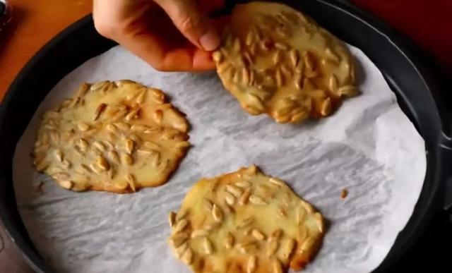 酥脆诱人的薄脆饼干的新做法，搅一搅，拌一拌，特别香
