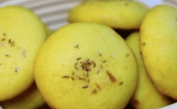 冬季想吃零食了怎么办? 那就做鸡蛋黄金饼干吧,小孩子的最爱!