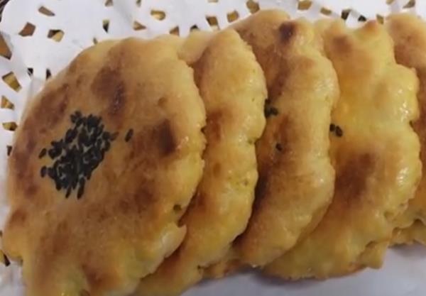面粉搭配芝麻，做孩子爱吃的小饼干，美味又健康，好吃不上火