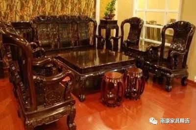 给婆婆买了套十几万的家具，还被她数落小气！老公回家后乐坏了