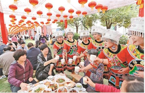 七步场豆腐文化旅游节红火 “中国最大豆腐”呈贡出炉
