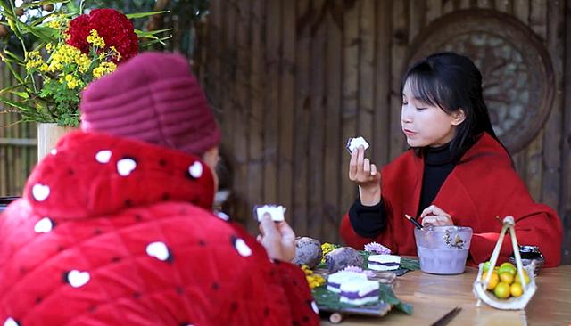 李子柒做早餐，紫薯和大豆都是现挖的，看到成品后，网友：馋了