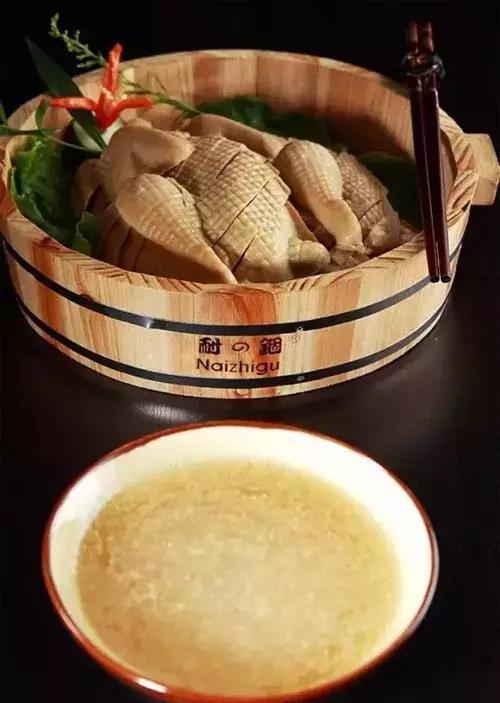 美食推荐：泡菜炒五花肉，青椒炒鸡脯，木桶大豆鸡的做法