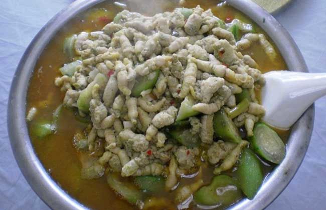 田里的大豆长满了虫子，别人看着惋惜，而他却惊喜万分