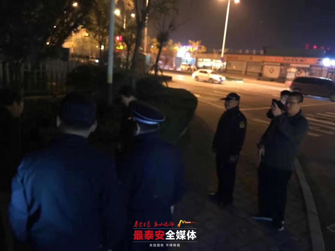 有人竟在绿化带内隐匿养鸡！太影响环境了！责令处理家禽，罚款20元！
