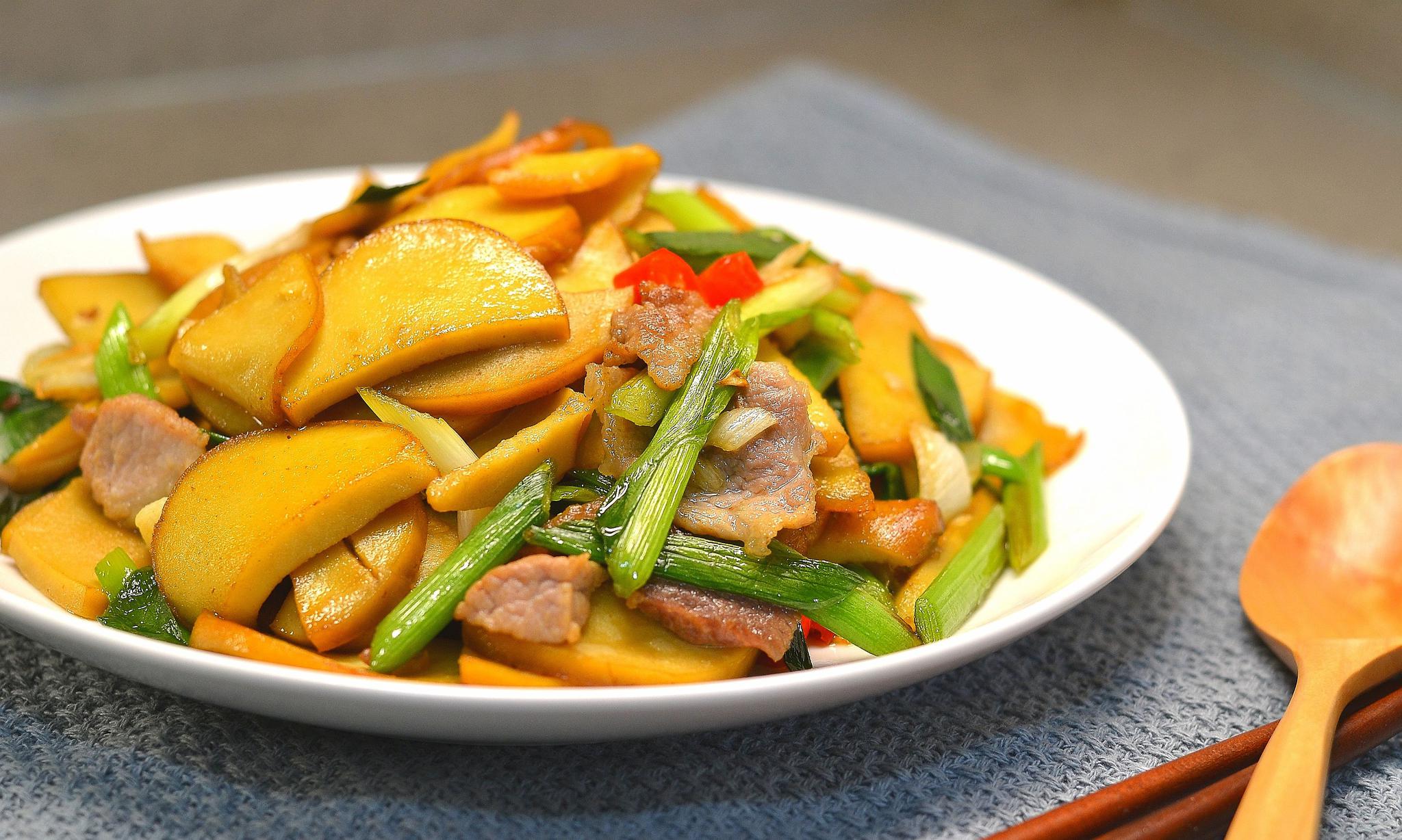 这种美味大豆食品，价廉物美、营养丰富，吃起来有嚼劲