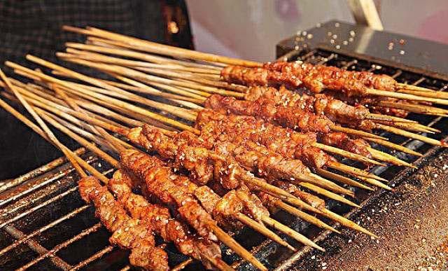 夜市吃烧烤，这3种肉最容易被“造假和替换”，吃时要慎重点了