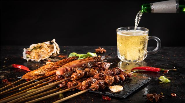 在家也能吃烤串，自制烧烤很是卫生，想吃什么就烤什么