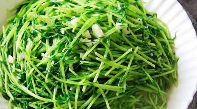 天冷干燥，女人多吃这菜，5元1斤，常吃皮肤水灵，白里透红