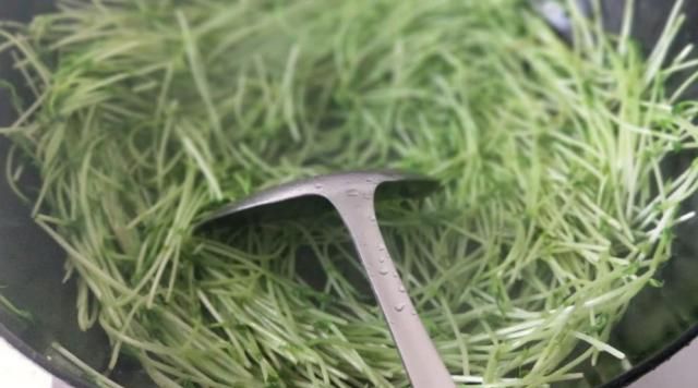 天冷干燥，女人多吃这菜，5元1斤，常吃皮肤水灵，白里透红
