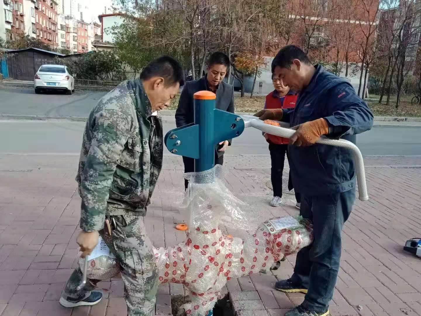 社区安装更换健身器材 满足居民健身需求