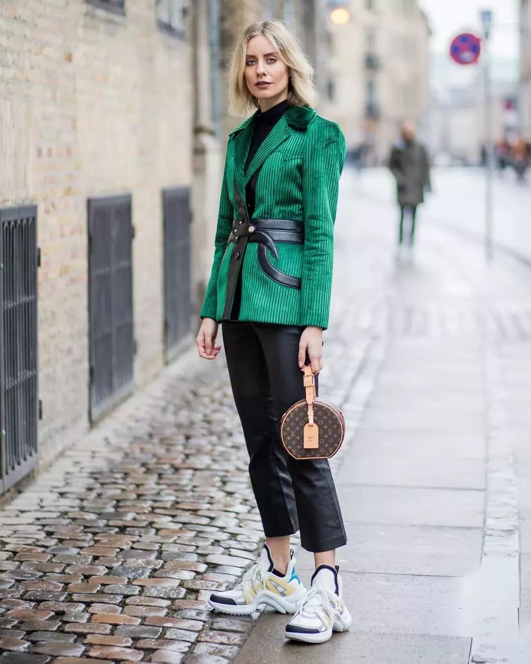 冷冬穿上这些面料,从此不做冻美人!