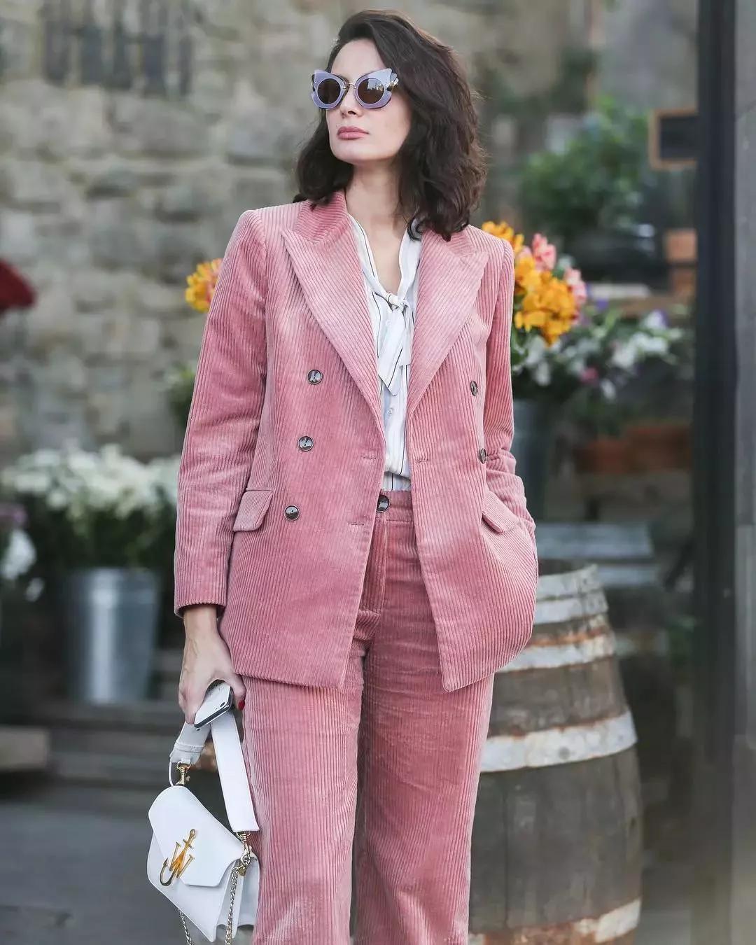 冷冬穿上这些面料,从此不做冻美人!