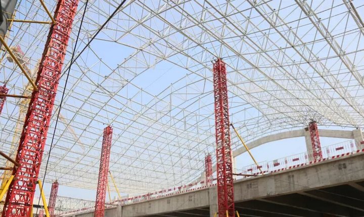 潍坊站新建南站房主体施工完成，进入装饰装修阶段