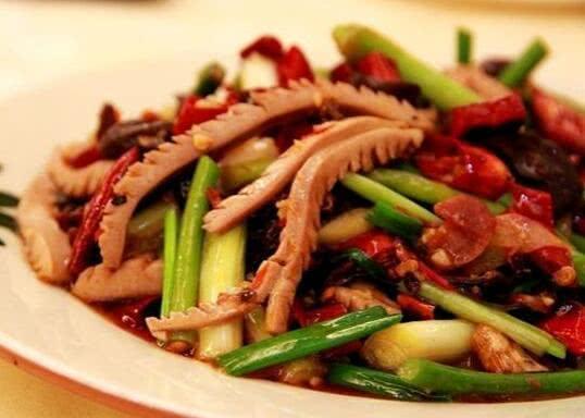 美食推荐：莲藕回锅肉，麻辣金针菇，脆爽圆白菜