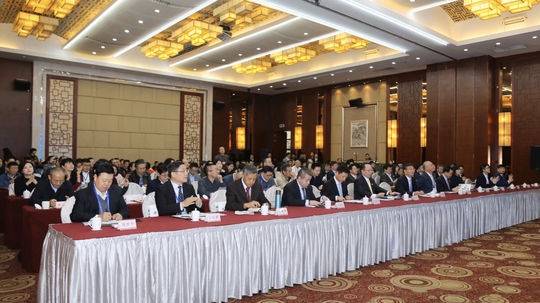 以“灯”破题转型升级 自贡沿滩签约5个灯饰照明产业项目