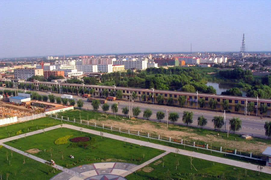 河北保定一个近郊县，和沧州相邻，是纺织之乡