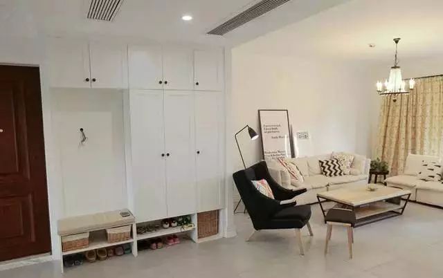 90㎡新婚房，简单装修邻居都夸餐厅吊顶好看