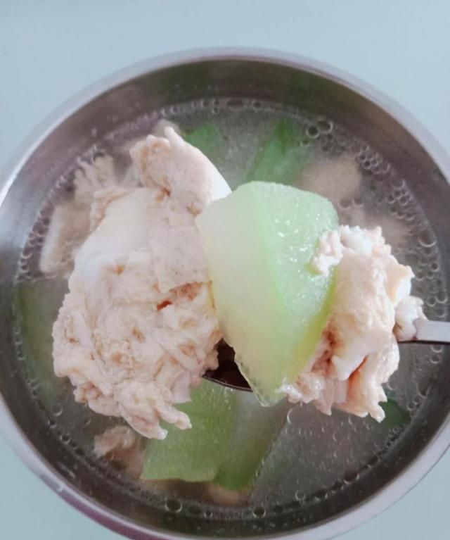 秋季干燥，每天来一碗它，保湿润喉，家人都爱吃