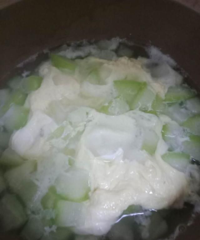 秋季干燥，每天来一碗它，保湿润喉，家人都爱吃