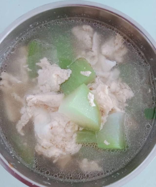 秋季干燥，每天来一碗它，保湿润喉，家人都爱吃