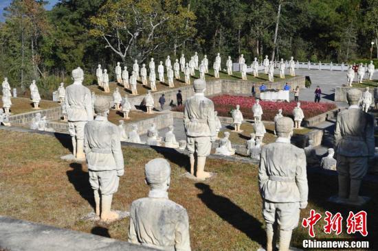 探访云南龙陵县中国远征军雕塑群