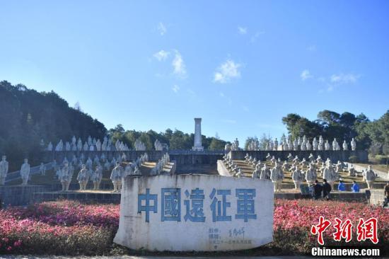 探访云南龙陵县中国远征军雕塑群