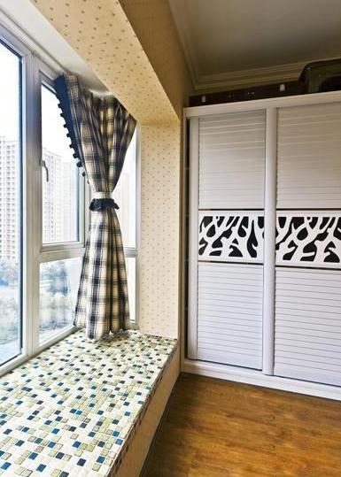 越来越多人飘窗不铺大理石了，头次见这种设计，美观又实用