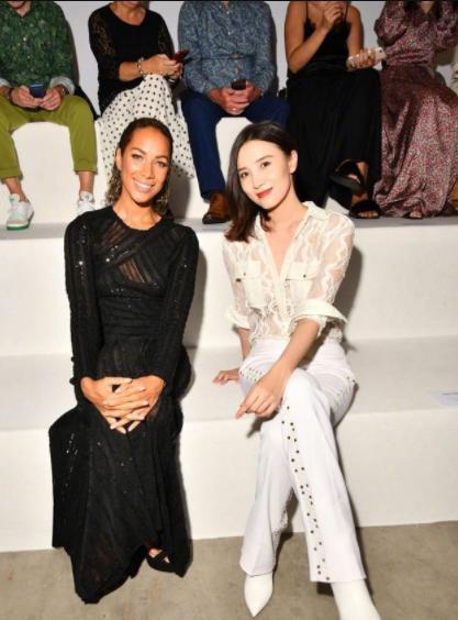 看宋佳的私服衣柜,各种时尚单品大集合,帅气随性是她的穿搭原则