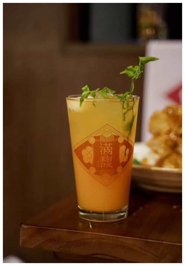 油条绿豆沙，生姜苏打水，缝纫机餐桌...这家复古小店绝了