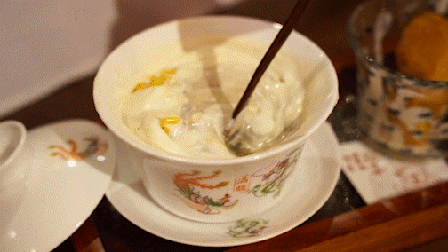油条绿豆沙，生姜苏打水，缝纫机餐桌...这家复古小店绝了