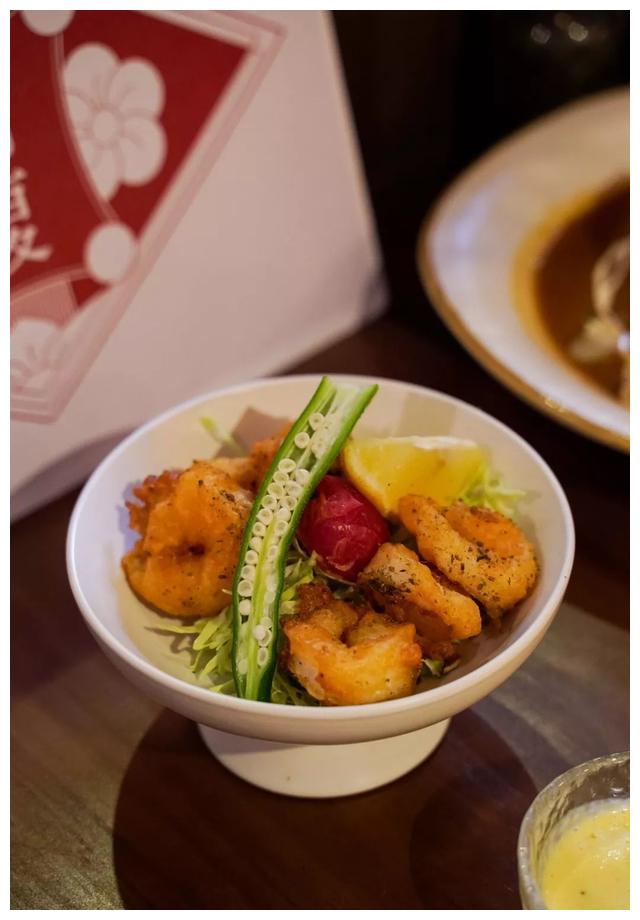 油条绿豆沙，生姜苏打水，缝纫机餐桌...这家复古小店绝了