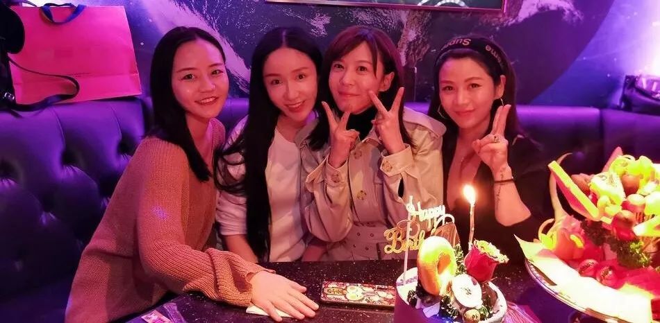 扒叔大爆料：唐嫣偷偷产子？文章马伊琍的料？娄艺潇塑胶脸？嘉行艺人yp被锤死？