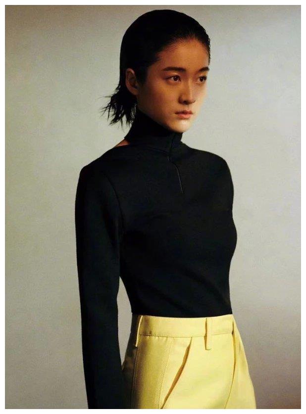 张雪迎这双不用穿袜子的运动鞋火了,远看就像没穿鞋,太潮了吧