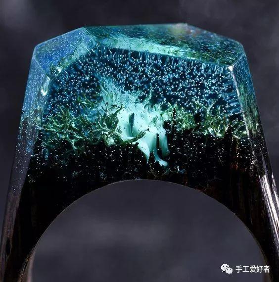神秘深林｜木与树脂的缠绵史诗