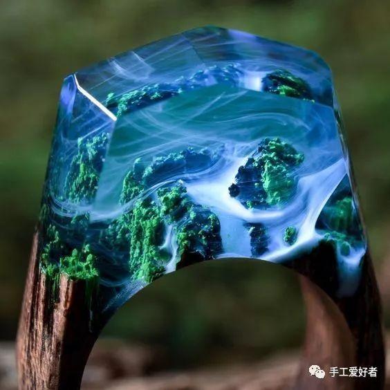 神秘深林｜木与树脂的缠绵史诗