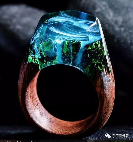 神秘深林｜木与树脂的缠绵史诗