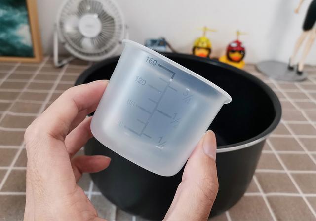 米家电饭煲上新，煮饭、煲汤、做蛋糕样样行，129元能否打动你？