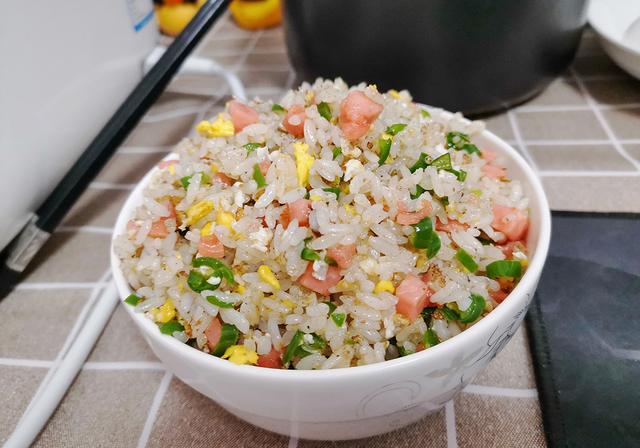米家电饭煲上新，煮饭、煲汤、做蛋糕样样行，129元能否打动你？
